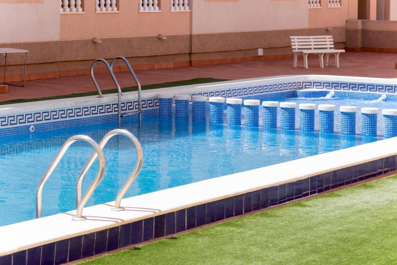 Apartamento Asta Apartman Torrevieja Kültér fotó